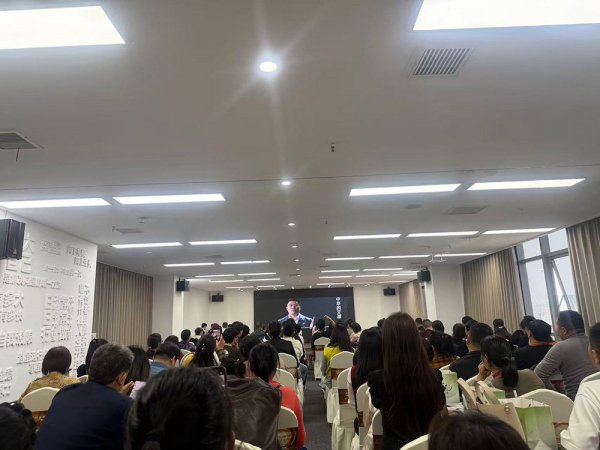 【国医仲景艾灸加盟】全国创业者齐聚国医仲景